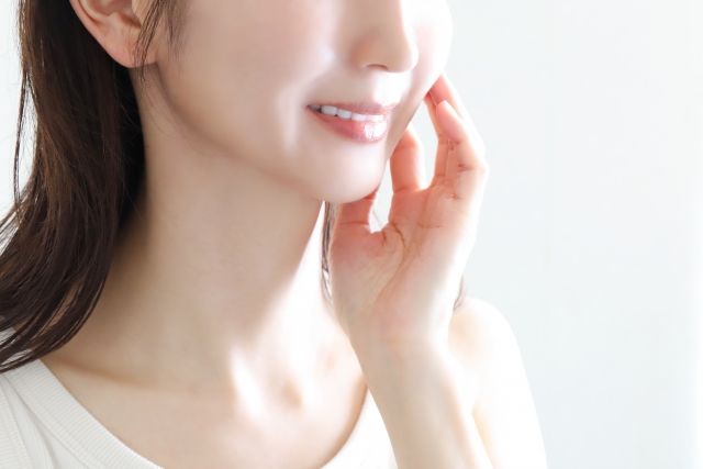 女性の口元 女性の口元